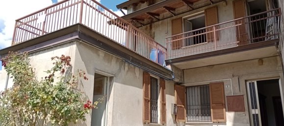 8 rooms House in Vernasca, Italy No. 285056 3