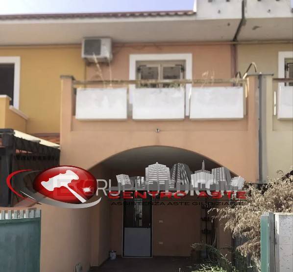 Дуплекс с 5 спальнями в Маргерита ди Савойя, Италия № 218729