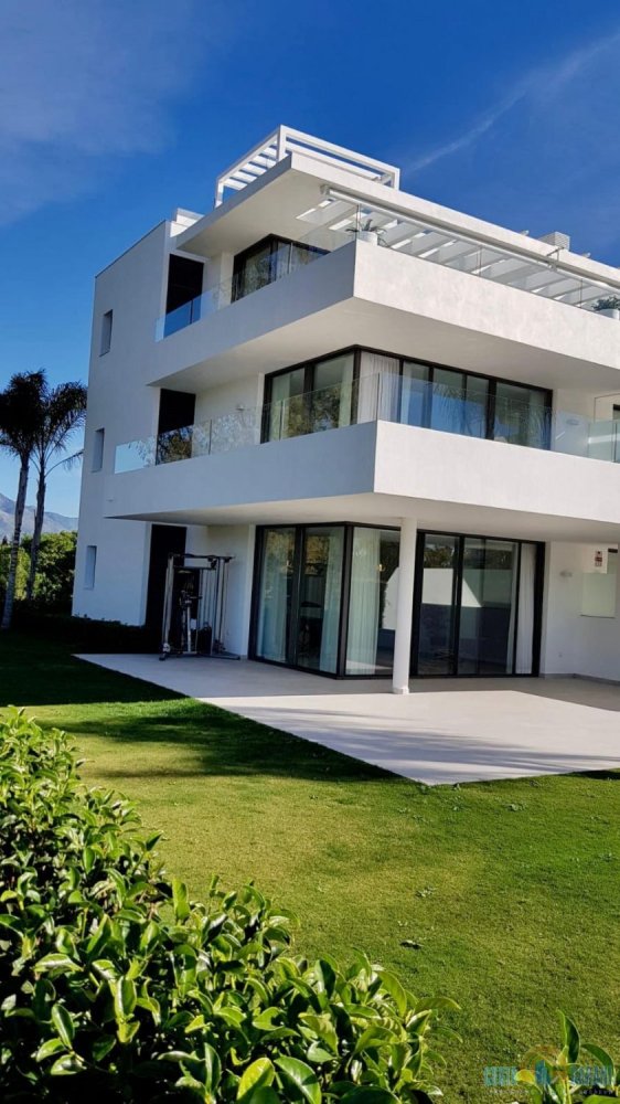 3 bedrooms Apartment in Estepona, Spain No. 10093