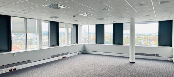 6 rooms Office in Wels, Austria No. 103605 2