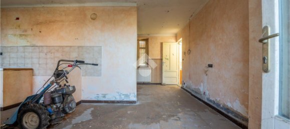 6 rooms House in Costigliole Saluzzo, Italy No. 21828 8