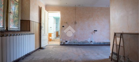 6 rooms House in Costigliole Saluzzo, Italy No. 21828 9