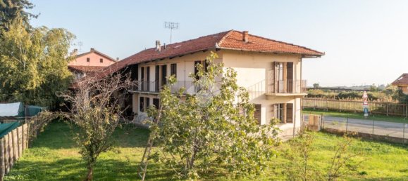 6 rooms House in Costigliole Saluzzo, Italy No. 21828 22