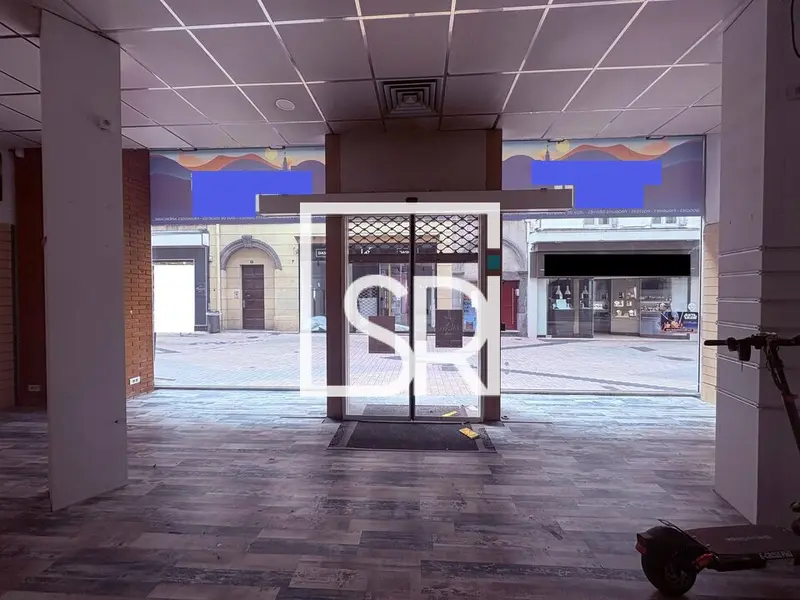 Propiedad comercial en Clermont-Ferrand, France 200 m² No. 288933