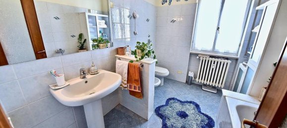 3-salle Appartement à Senago, Italy No. 31632 20