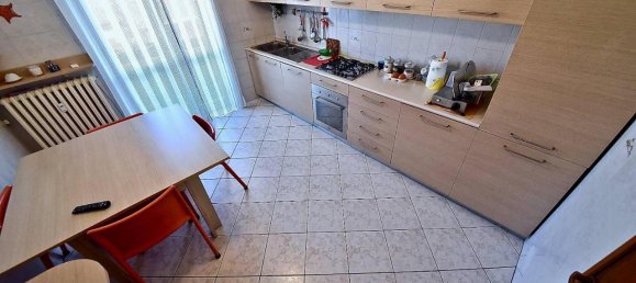 3-salle Appartement à Senago, Italy No. 31632 8