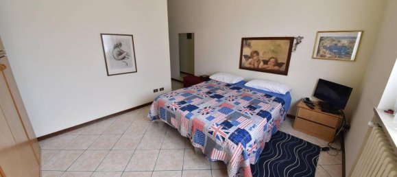 3-salle Appartement à Senago, Italy No. 31632 16