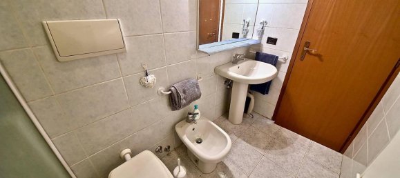 3-salle Appartement à Senago, Italy No. 31632 18