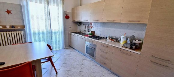 3-salle Appartement à Senago, Italy No. 31632 6