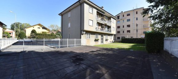 3-salle Appartement à Senago, Italy No. 31632 29