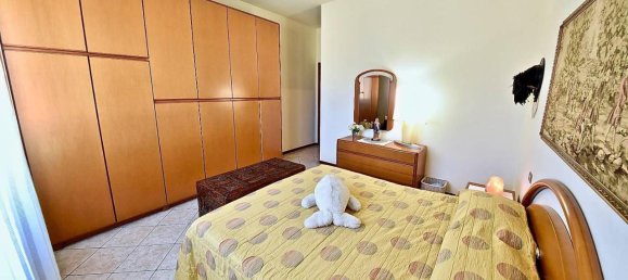 3-salle Appartement à Senago, Italy No. 31632 12