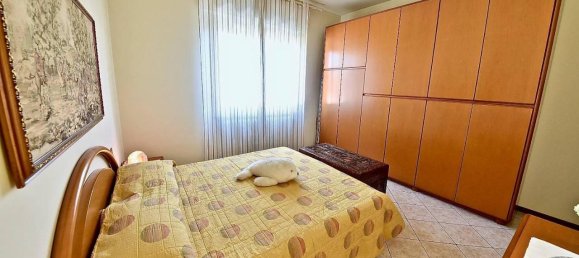 3-salle Appartement à Senago, Italy No. 31632 11