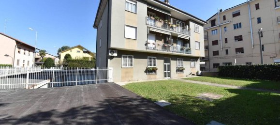 3-salle Appartement à Senago, Italy No. 31632 27