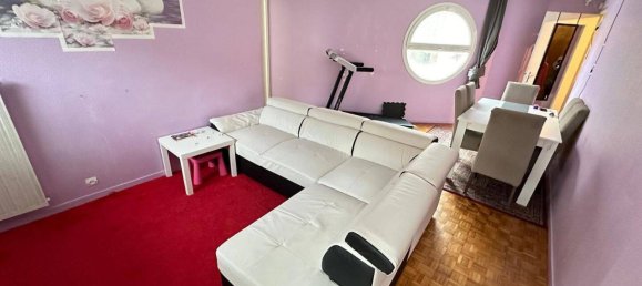 1 bedroom Apartment in Evry, France No. 182875 2