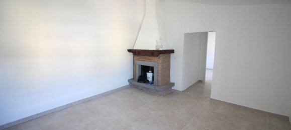 2 bedrooms Apartment in Montespertoli, Italy No. 378046 2