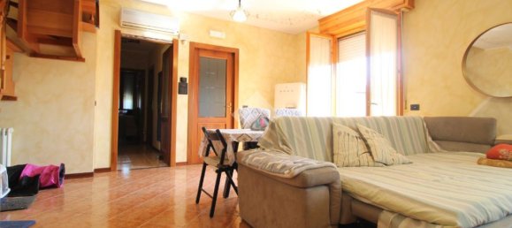 3 Schlafzimmer Doppelhaus in Cadelbosco di Sopra, Italy, Nr. 356129 6