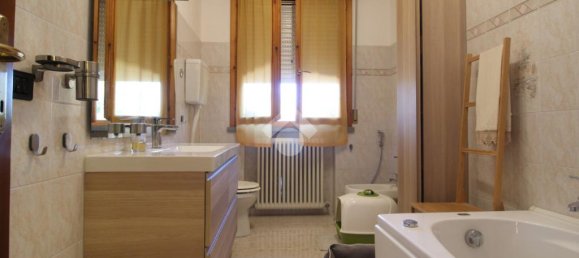 3 Schlafzimmer Doppelhaus in Cadelbosco di Sopra, Italy, Nr. 356129 21