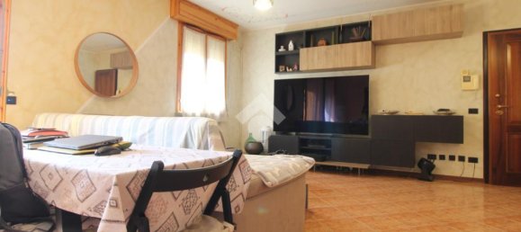 3 Schlafzimmer Doppelhaus in Cadelbosco di Sopra, Italy, Nr. 356129 10