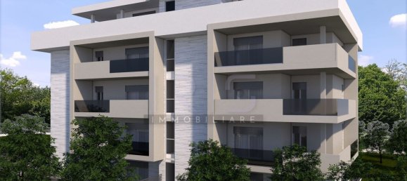 3 rooms Apartment in Cesano Maderno, Italy No. 184093 2