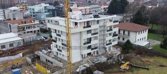 3 rooms Apartment in Cesano Maderno, Italy No. 184093 8