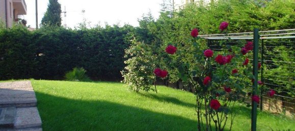 2 bedrooms Apartment in Mantua, Italy No. 250761 9