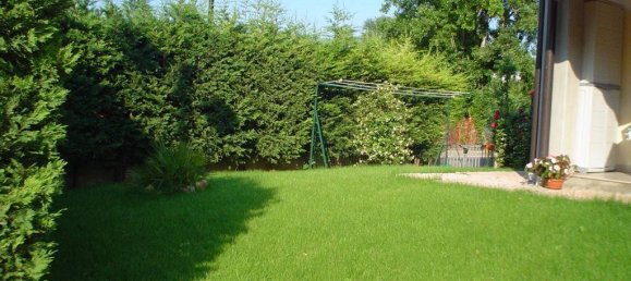 2 bedrooms Apartment in Mantua, Italy No. 250761 10