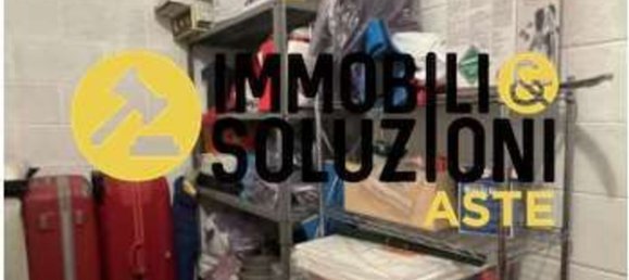 3-salle Appartement à Cardano al Campo, Italy No. 3234 39