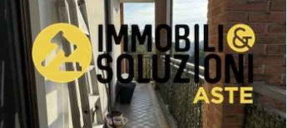 3-salle Appartement à Cardano al Campo, Italy No. 3234 20