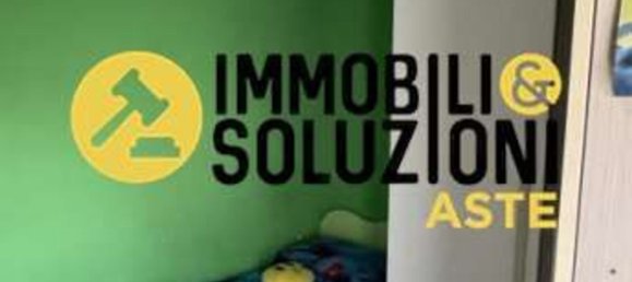 3-salle Appartement à Cardano al Campo, Italy No. 3234 24