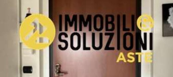 3-salle Appartement à Cardano al Campo, Italy No. 3234 28