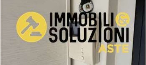 3-salle Appartement à Cardano al Campo, Italy No. 3234 29