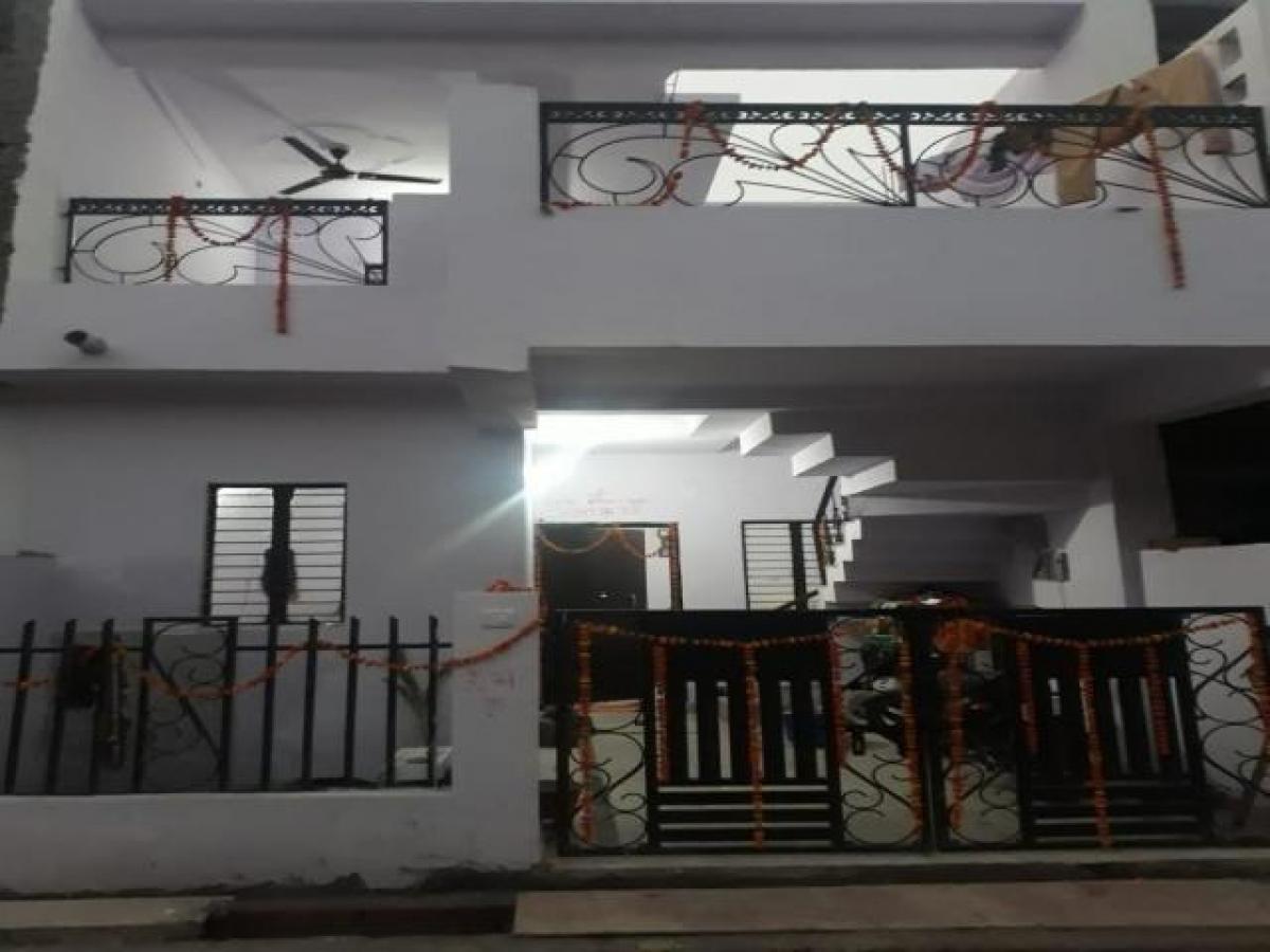 2 bedrooms House in Lucknow, India No. 20011
