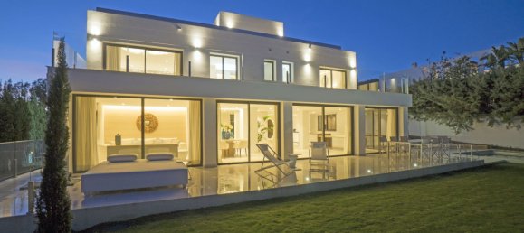 5 bedrooms Villa in Marbella, Spain No. 19605 39