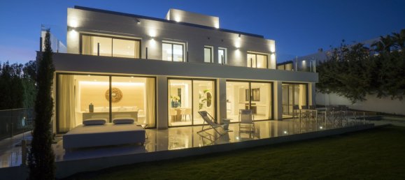5 bedrooms Villa in Marbella, Spain No. 19605 38