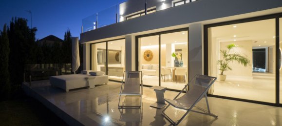 5 bedrooms Villa in Marbella, Spain No. 19605 40