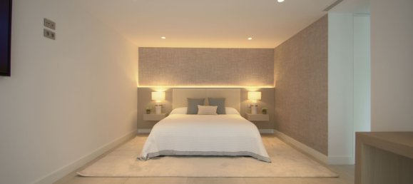 5 bedrooms Villa in Marbella, Spain No. 19605 19