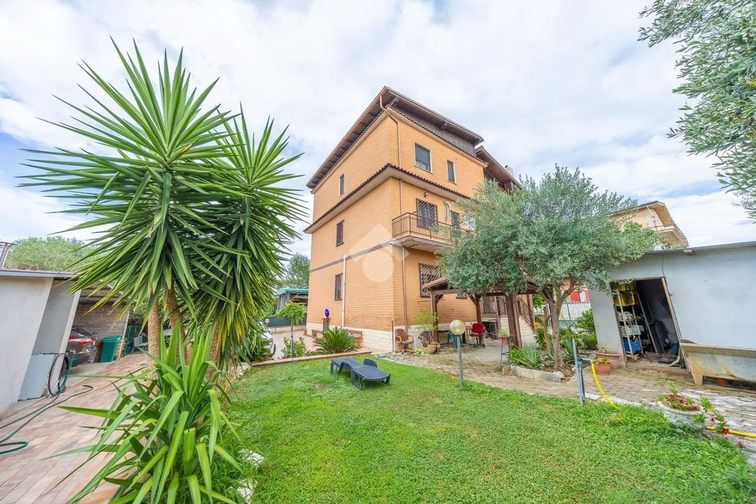 4 rooms Apartment in Rome, Italy No. 280457