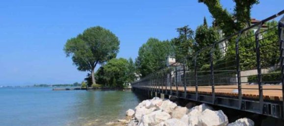 Apartamento de 3 habitaciónes en Desenzano del Garda, Italy No. 236138 9