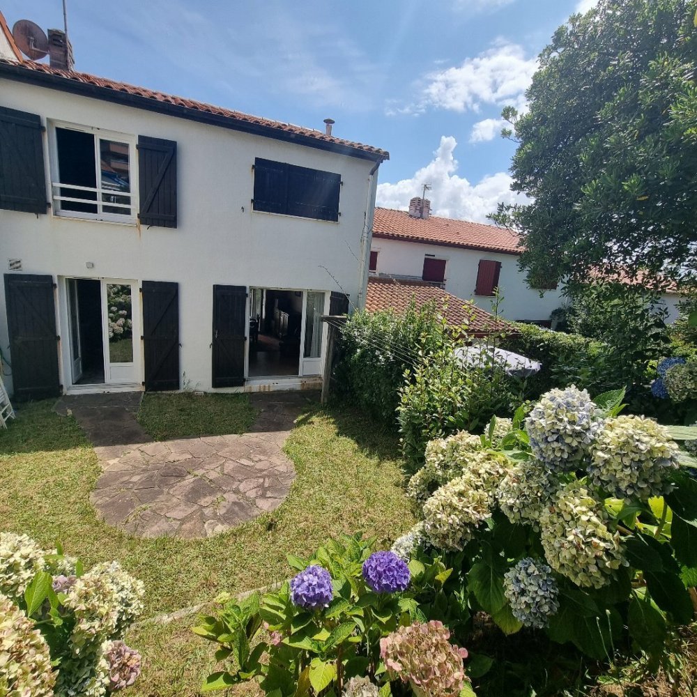 3 bedrooms House in Biarritz, France No. 278126