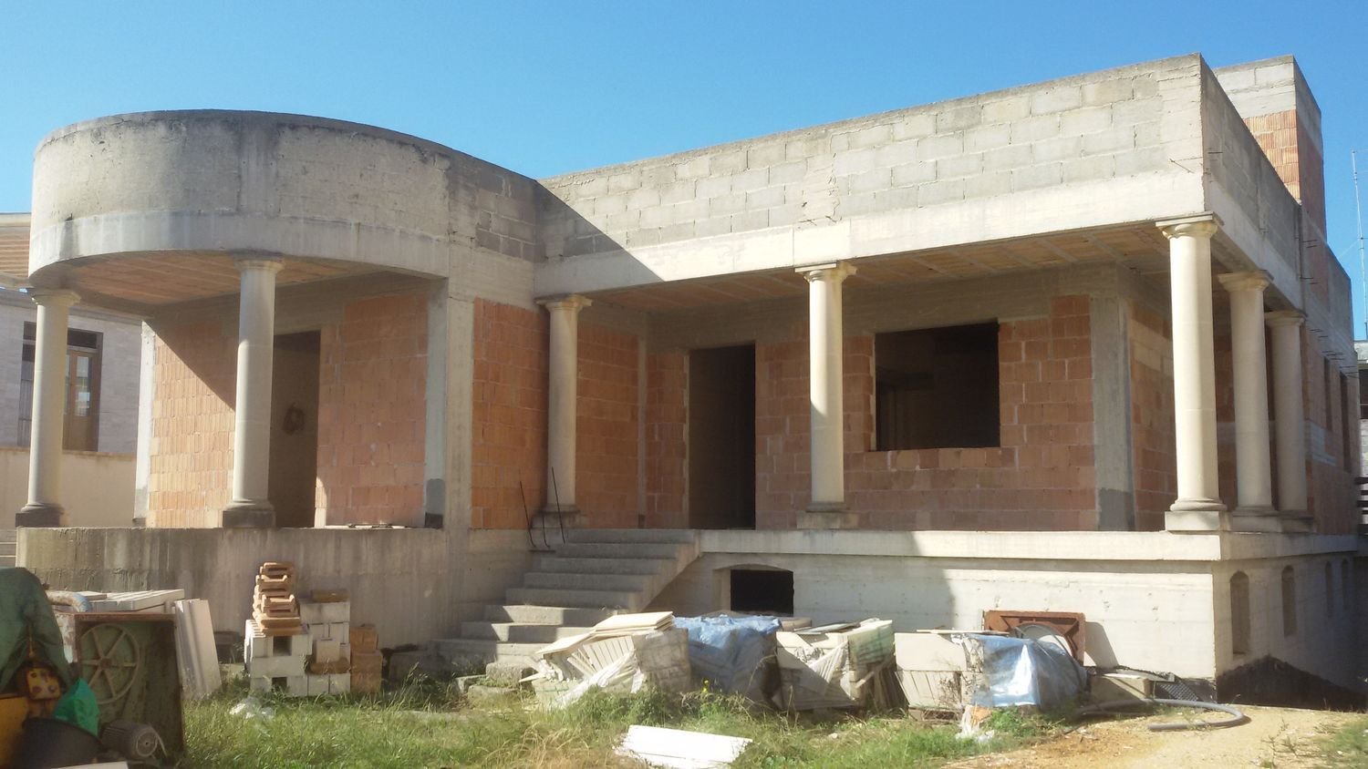 10 rooms Villa in Lizzano, Italy No. 255182