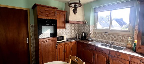 3 bedrooms House in Plescop, France No. 278592 2