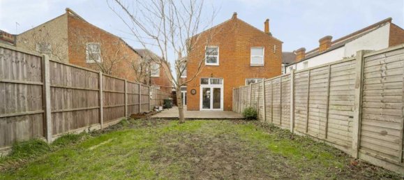 4 bedrooms House in Cricklewood, United Kingdom No. 5701 17