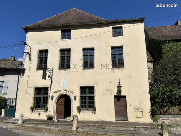 3 bedrooms House in Tournus, France No. 309016