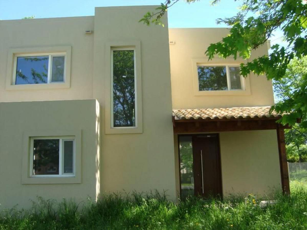  Land in Berazategui, Argentina No. 45998