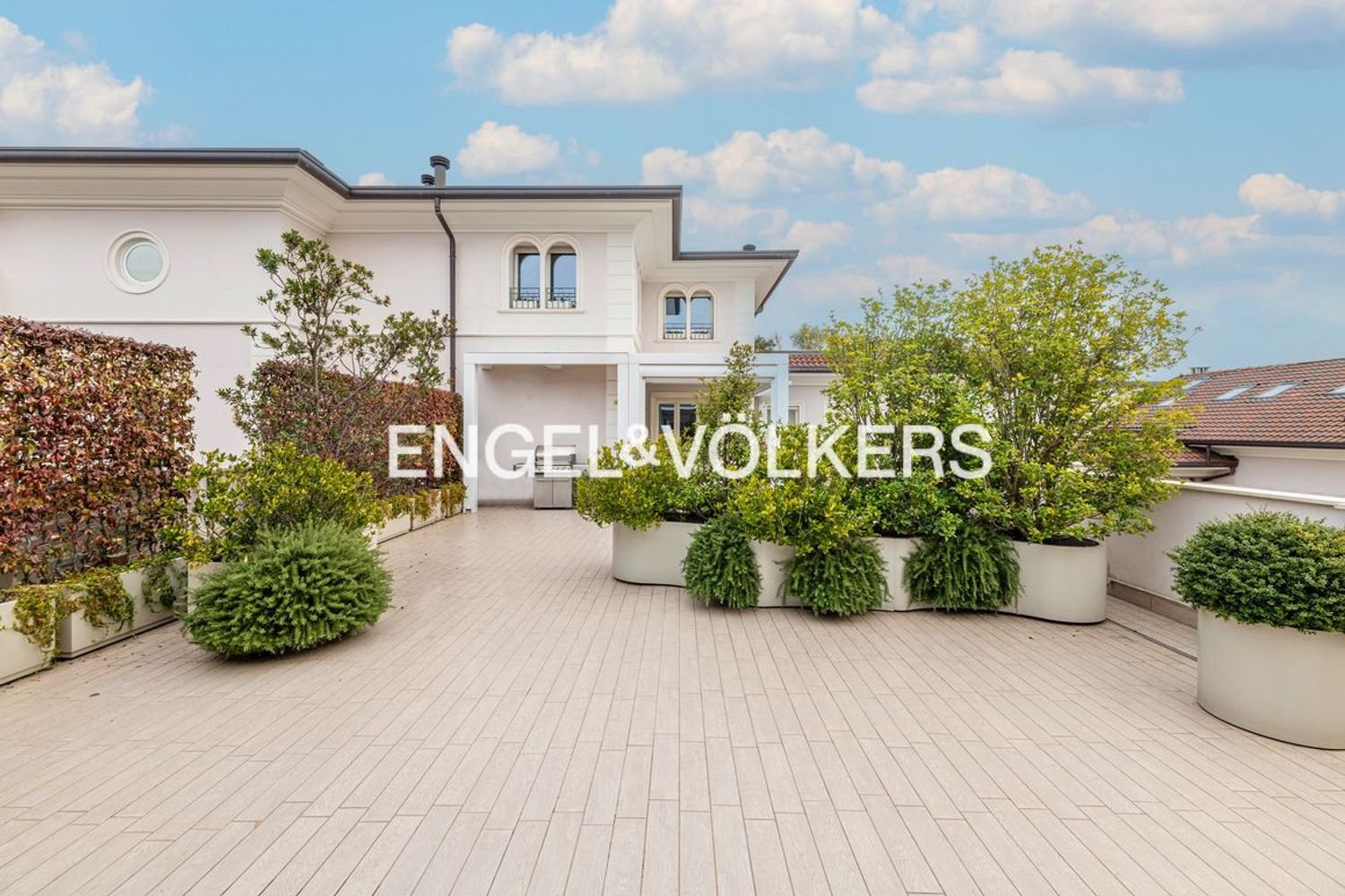 6غرفة منزل ذو طابقين في Seregno, Italy رقم 132162