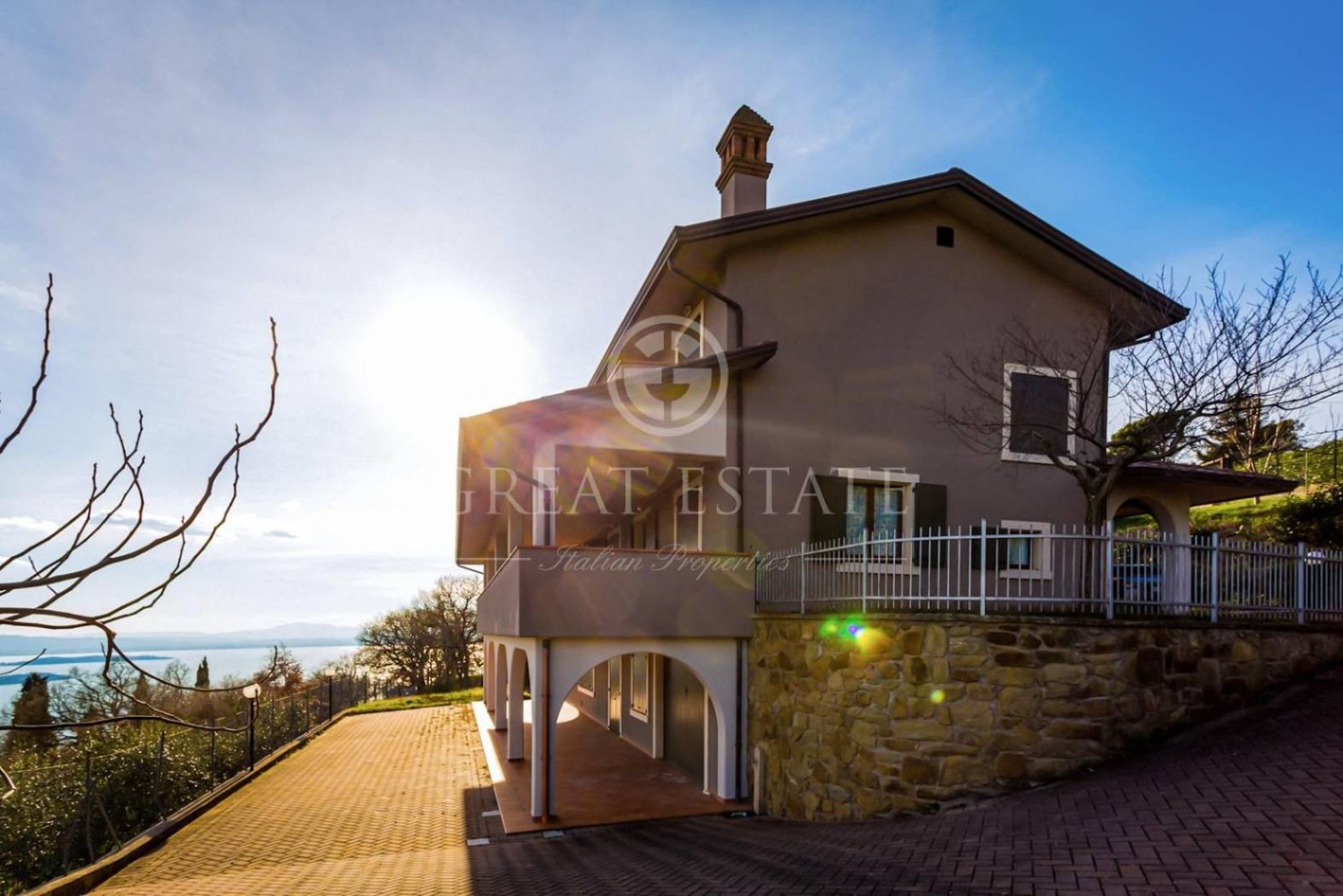 Villa T4 em Passignano sul Trasimeno, Italy N.º 55655