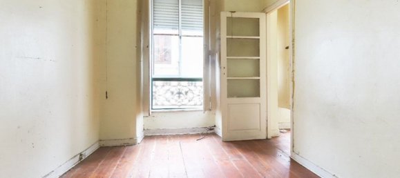 236m² Building in Lisbon, Portugal No. 131116 7