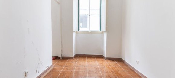 236m² Building in Lisbon, Portugal No. 131116 26