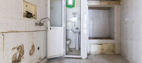 236m² Building in Lisbon, Portugal No. 131116 6