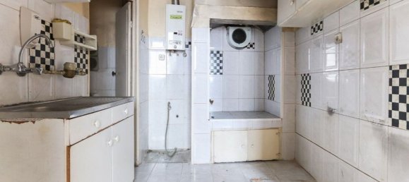 236m² Building in Lisbon, Portugal No. 131116 23